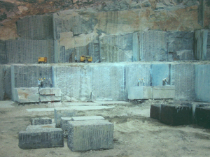 静态爆破技术及产品在国际矿山项目中的运用